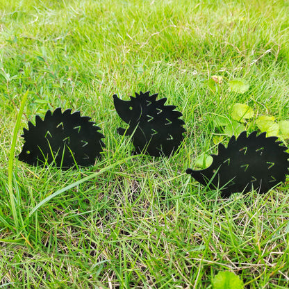 Igel-Familie Gartenstecker Schmiedeeisen 4-teilig — grosse Igel-Mama 25cm mit drei Kleinen im Beet