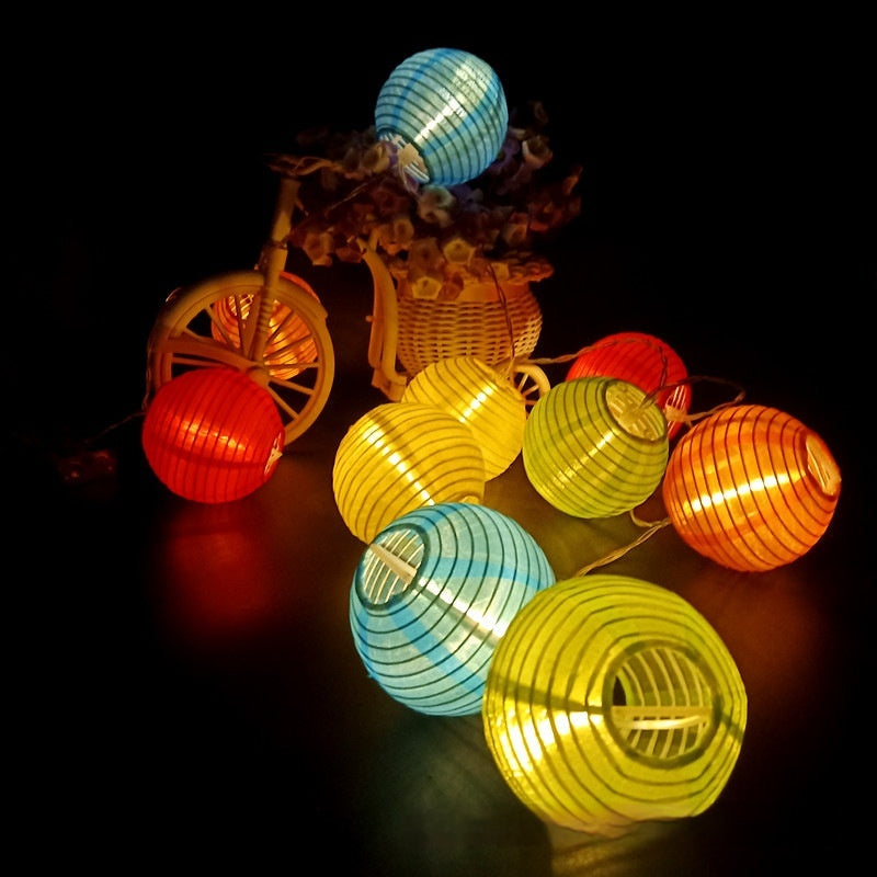 Solarlichterkette mit bunten Stoff-Lampions 1.5m für Boho-Garten und Sommerterrasse