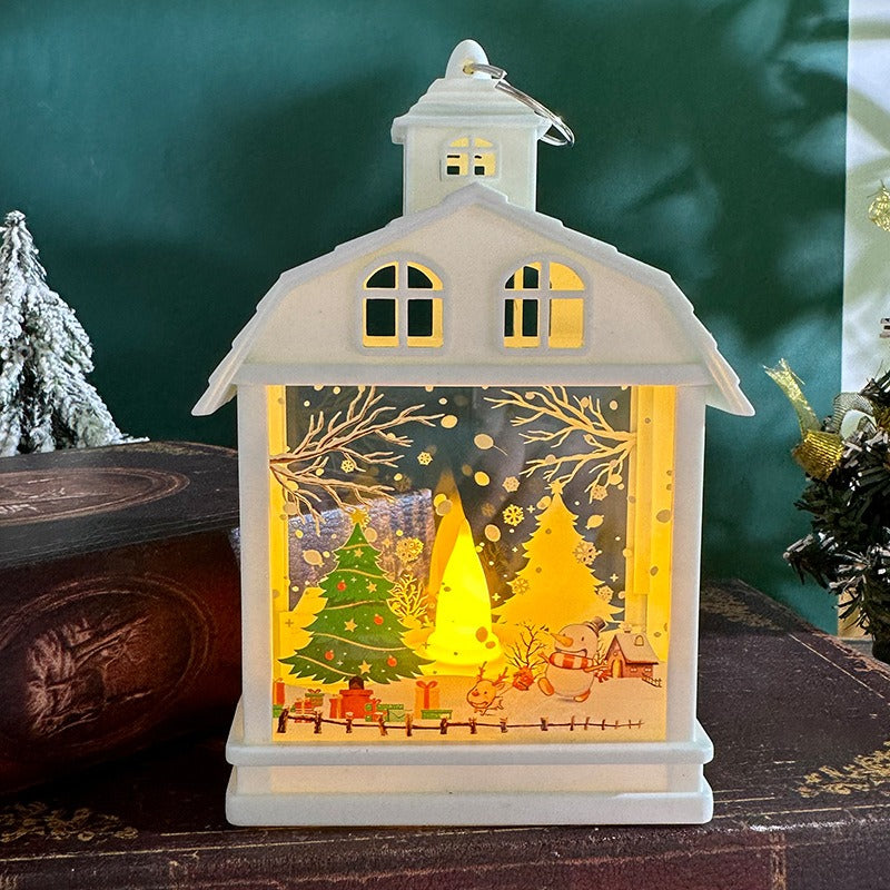 Weisse Weihnachtslaterne mit Tannenbaum-Motiv und LED-Kerzenlicht