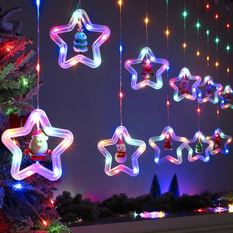 Bunte Stern-Rahmen mit Weihnachtsmann und Tannenbaum nahe am Christbaum