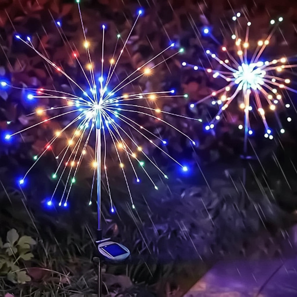 Buntes Solar-Feuerwerk mit blauen und roten LEDs an Kupferdrähten