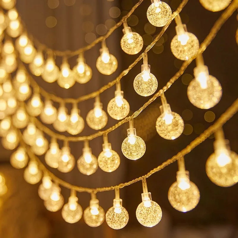 Flexible Einsatzmöglichkeiten der Kristall Lichterkette LED mit USB und Batteriebetrieb.