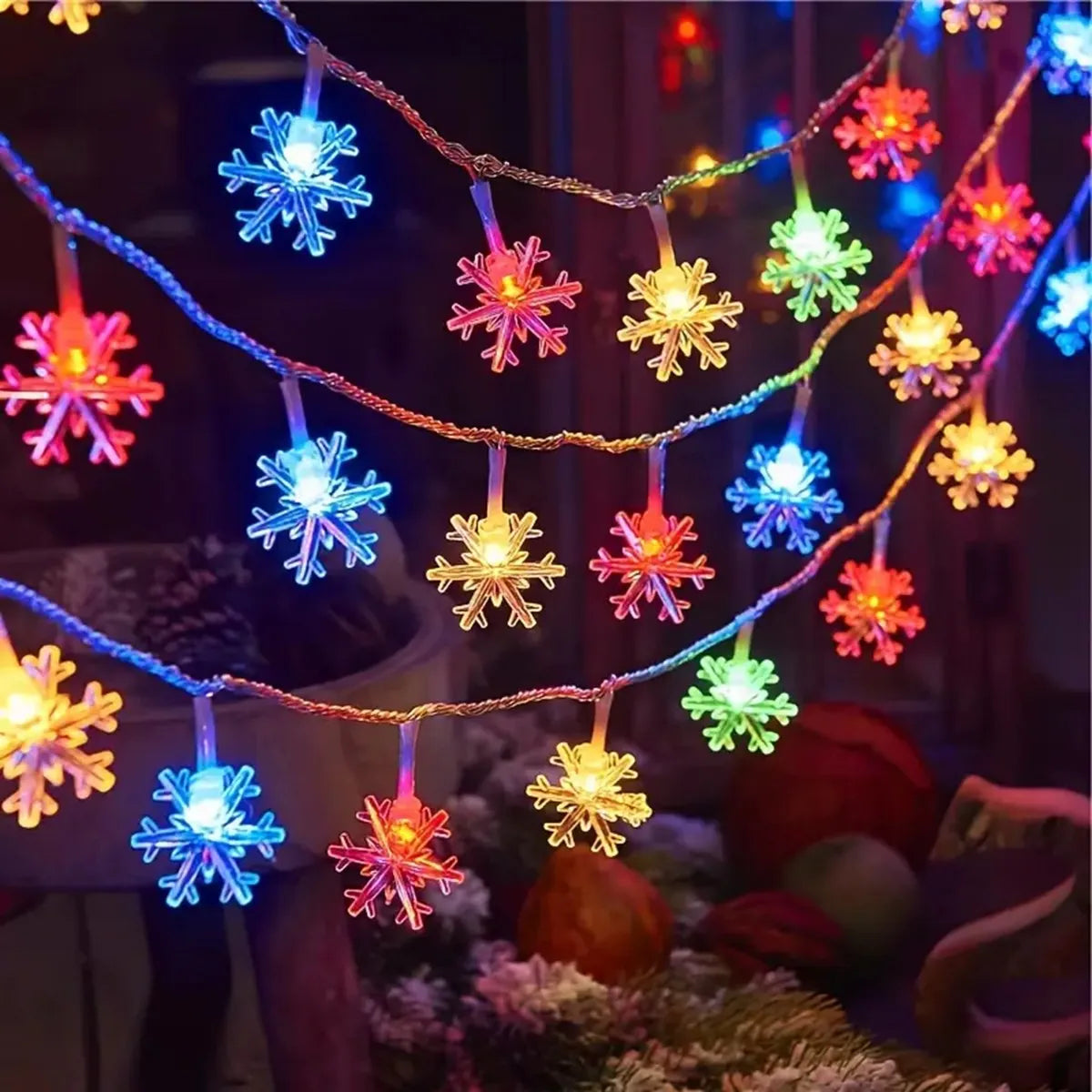 Mehrfarbige RGB Schneeflocken Lichterkette in mehreren Bögen