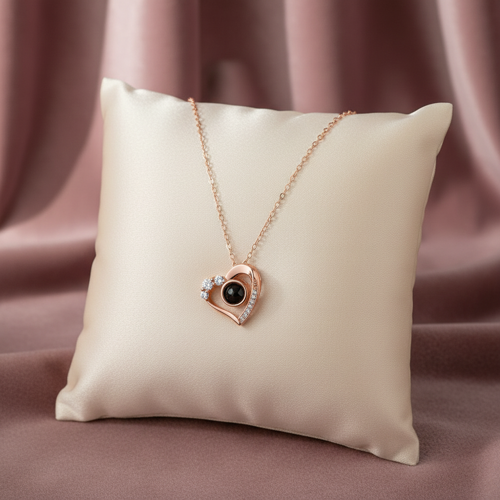 Einzigartige Projektionshalskette 100 Sprachen Damen Silber Roségold, ein bedeutungsvolles Geschenk, das beim Muttertag und besonderen Anlässen glänzt.