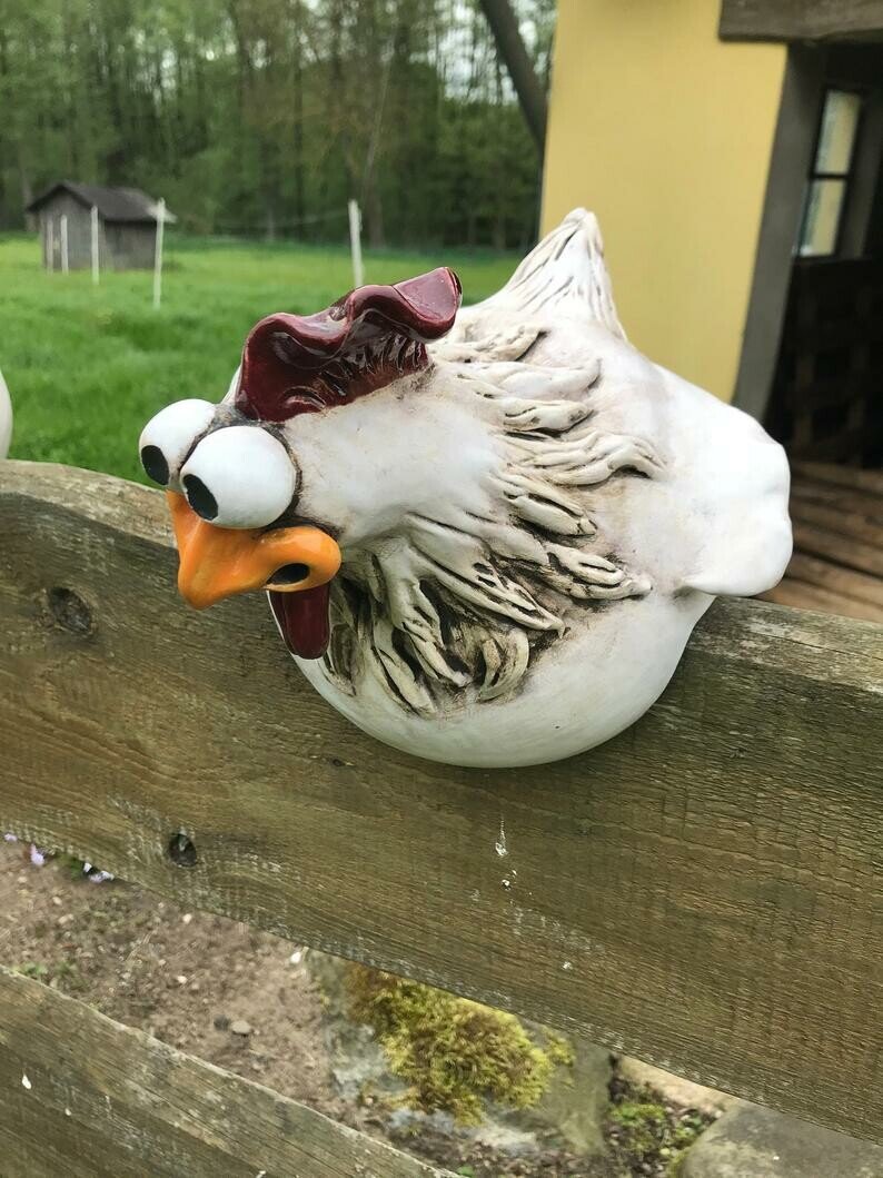 Gartenfigur Huhn Seitenansicht – Dekorative Hühnerfigur Kunstharz Aussenbereich