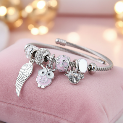 Charm Armband Engelsflügel im Bangle-Stil Rosa, angenehm zu tragen und vielseitig kombinierbar.