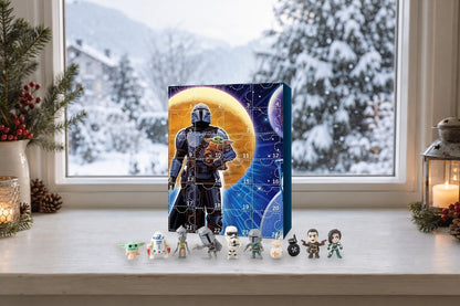 Star-Wars-Figurenkalender auf der Fensterbank vor verschneitem Wintergarten