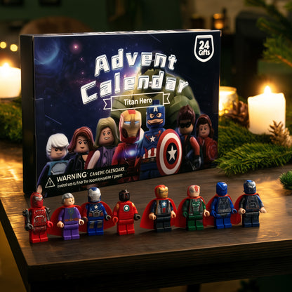 Marvel Bausteine Adventskalender Titan Hero Box mit Superhelden-Minifiguren bei Kerzenlicht